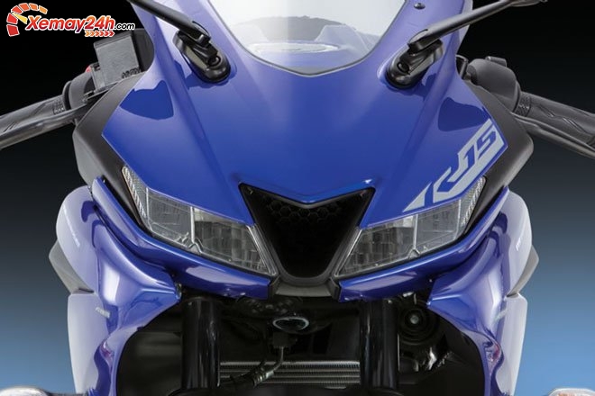 Giá xe Yamaha R15 v3 nhập khẩu 2021