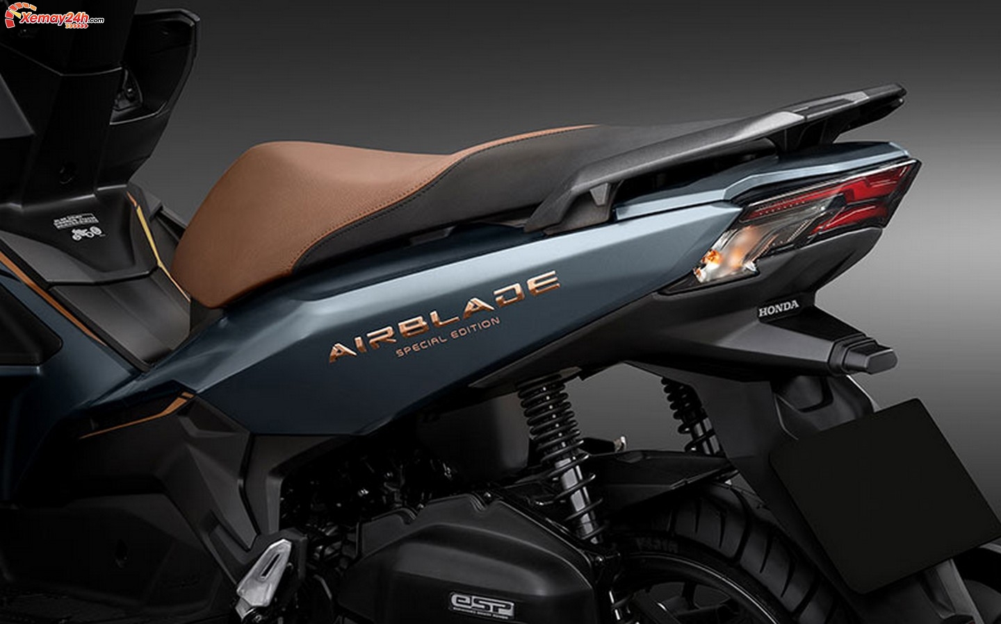 Honda Air Blade 2021 thay áo mới thể thao hơn, giá bán không đổi