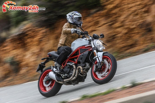 Monster 797 cho cảm giác lái mạnh mẽ và đẳng cấp