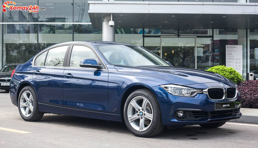 BMW 320i 2020 phiên bản màu xanh