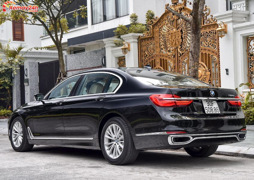 BMW 730Li 2019 có mức giá thành hợp lý đi kèm với trang bị đầy đủ những tính năng thông minh