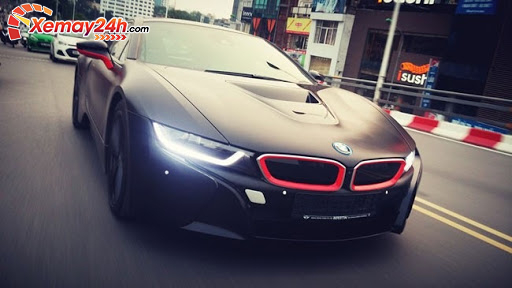 BMW i8 2020 với phiên bản màu xám đen
