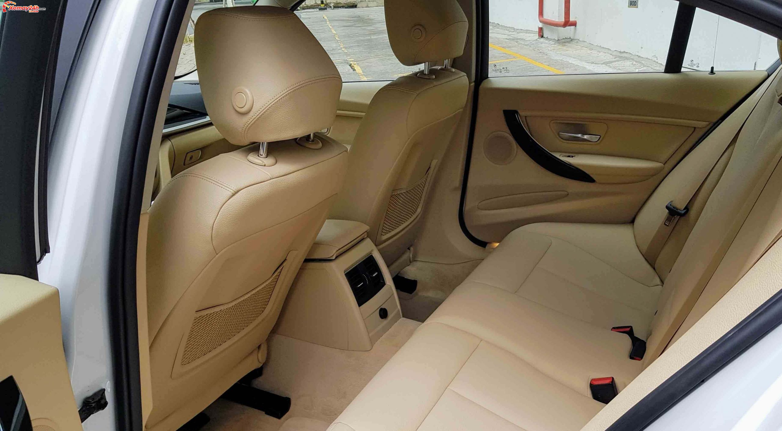 Đánh giá xe BMW 320i thiết kế ghế ngồi