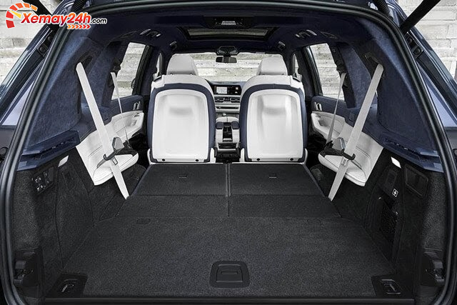Khoang hành lý BMW X7 rộng rãi