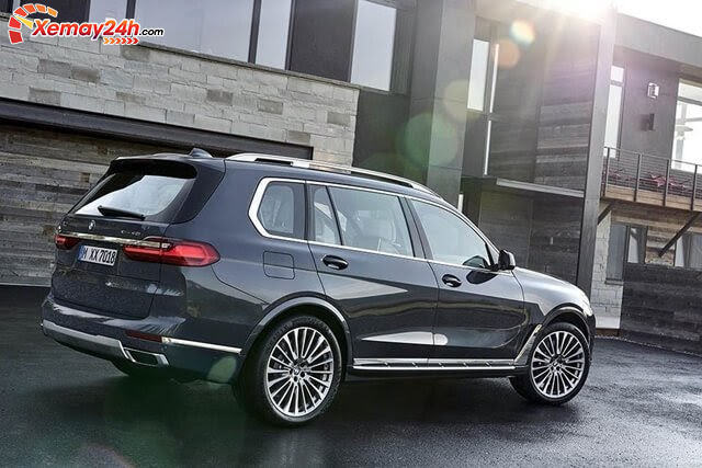 Thân xe BMW X7 2021 đồng bộ