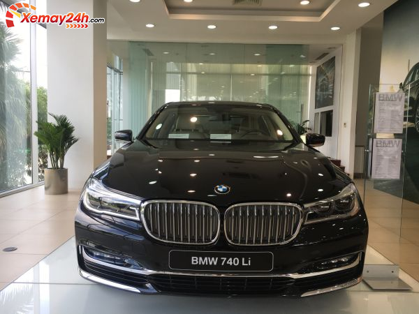 Thiết kế đầu xe BMW 740Li