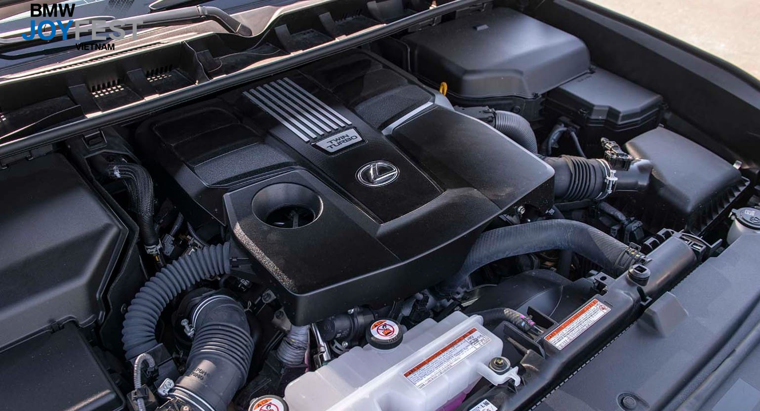 Động cơ và hiệu suất của xe