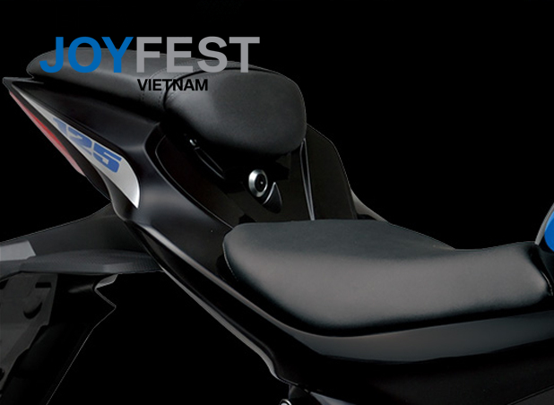 yên xe và đuôi xe GSX-S150
