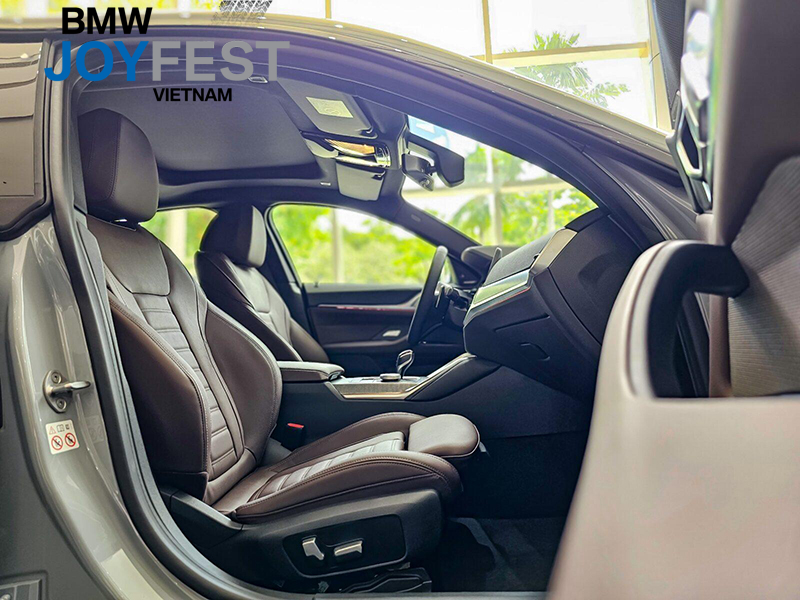 Khoang lái của BMW 430i Gran Coupe