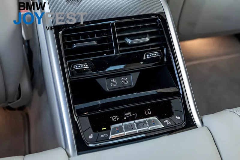 tiện ích ghế sau bmw 8 series 