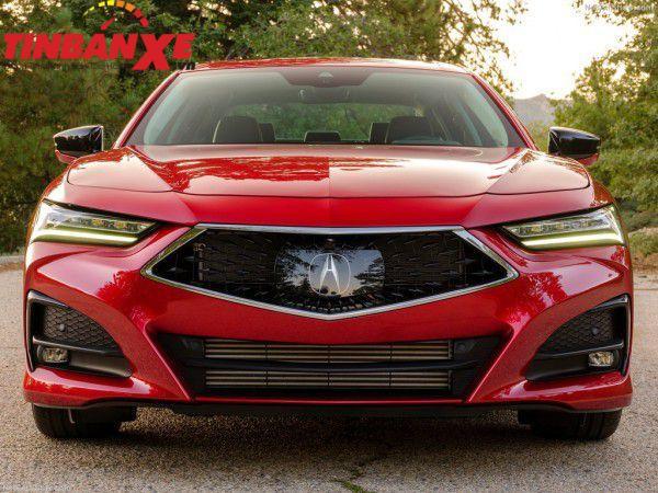 Thân xe Acura TLX với vành xe thể thao