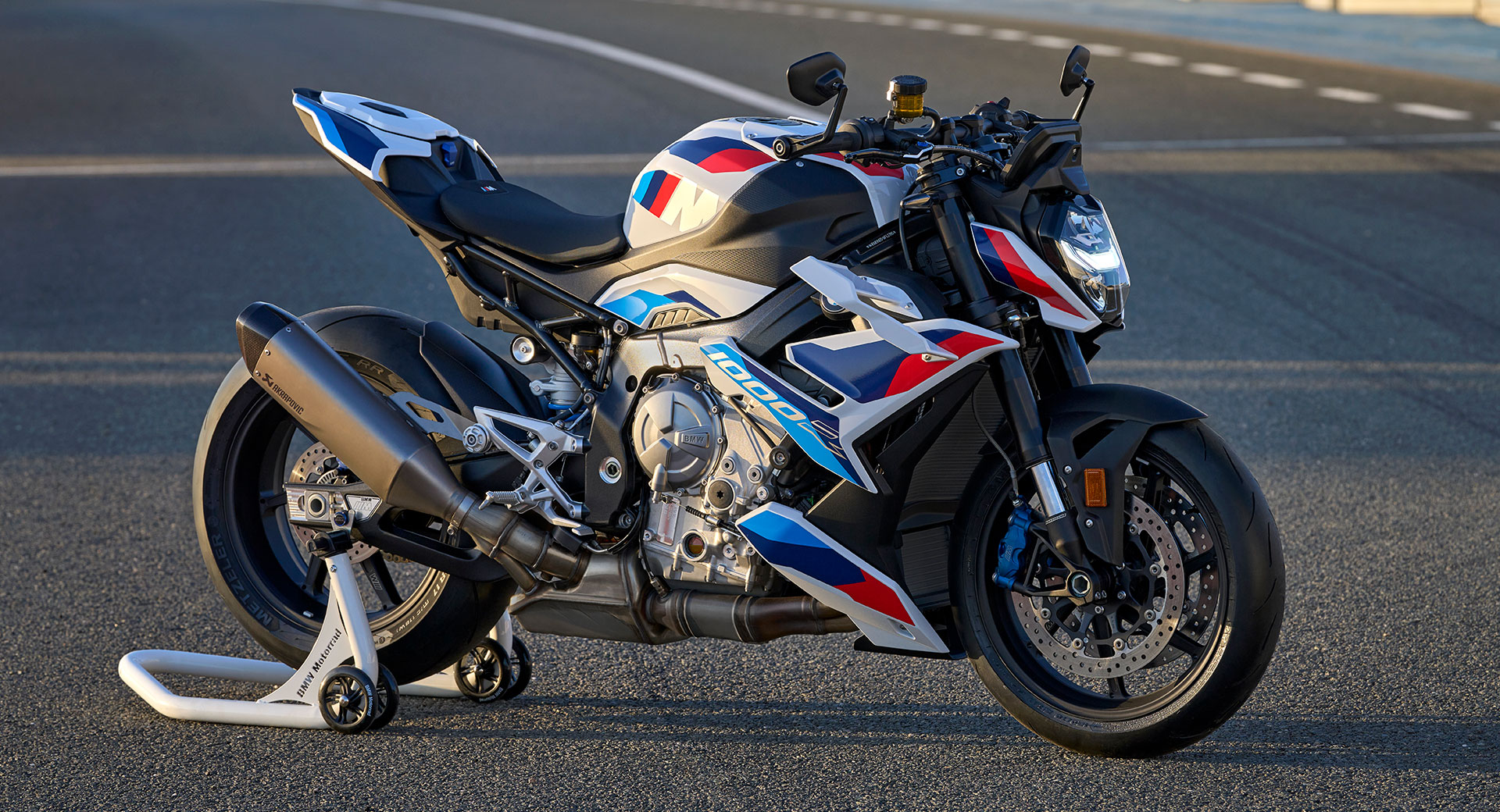 Thân xe BMW M 1000 R