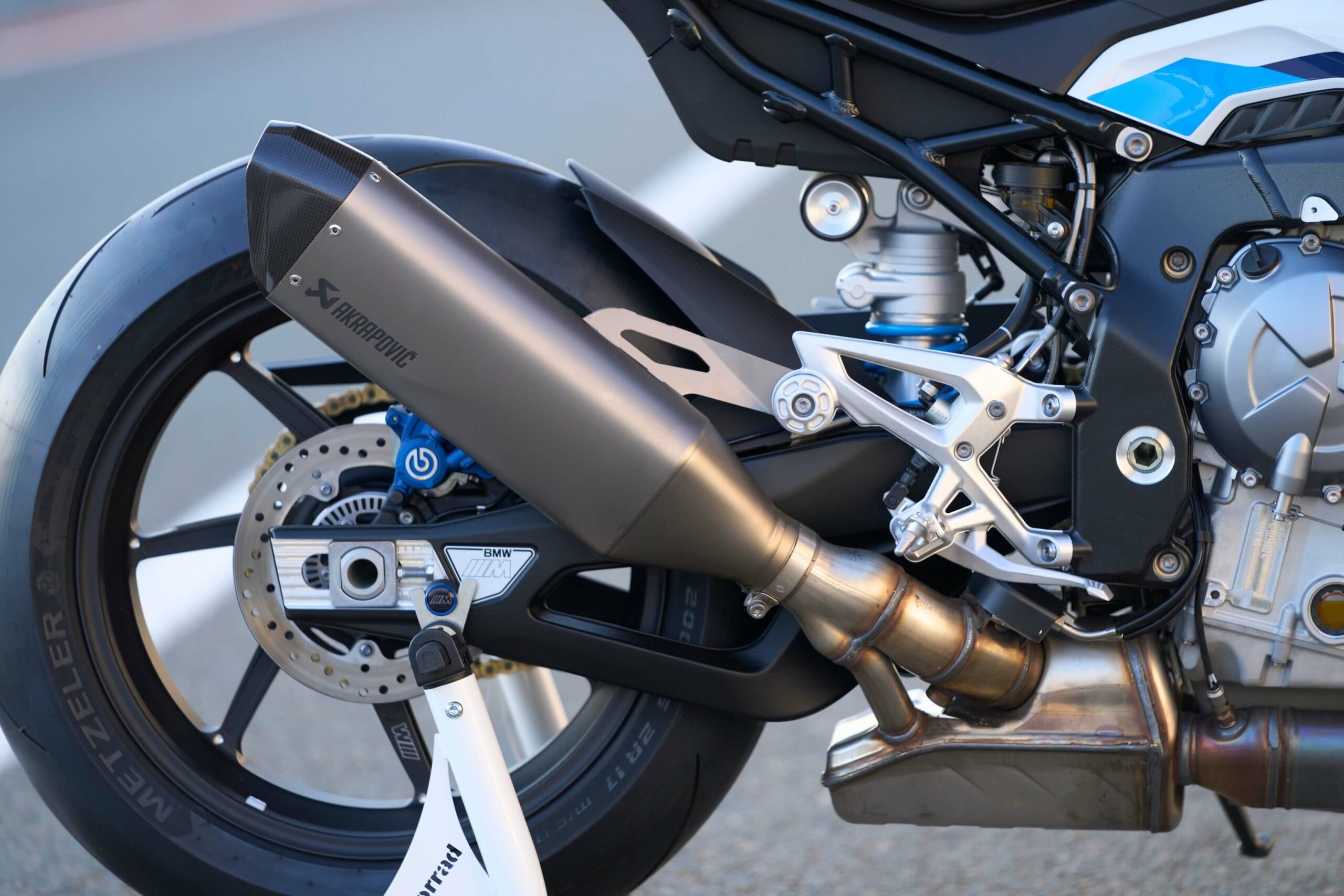 Mâm và lốp xe BMW M 1000 R