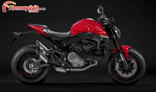 So sánh xe Ducati Monster 821 với xe Kawasaki Z900