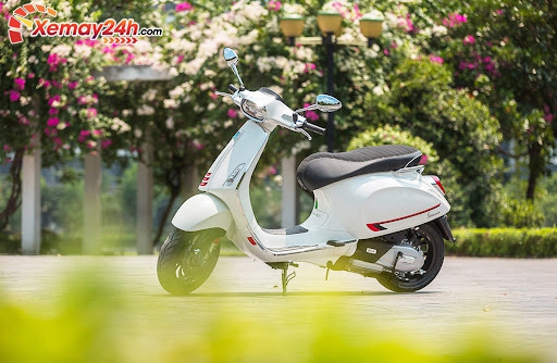 Phần đầu xe tối giản đem đến cảm giác thời trang và lịch lãm.
